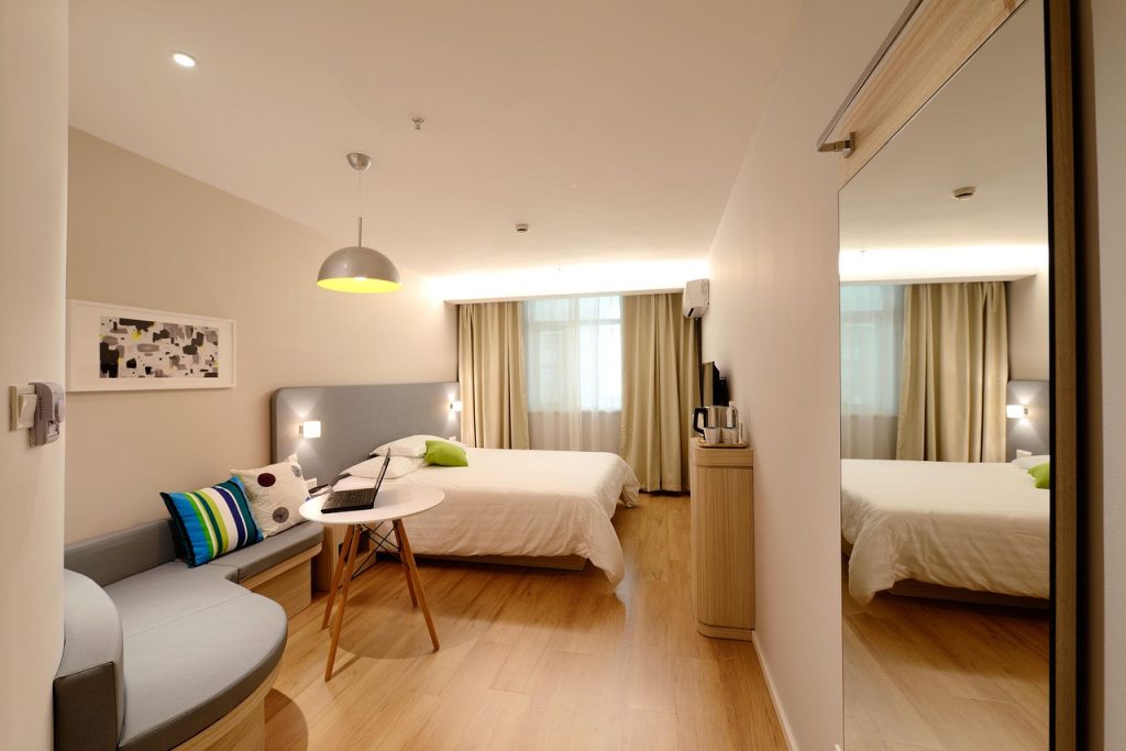 Hotel, room, new product — Real-Time Leaderboard Features in 51 Game App